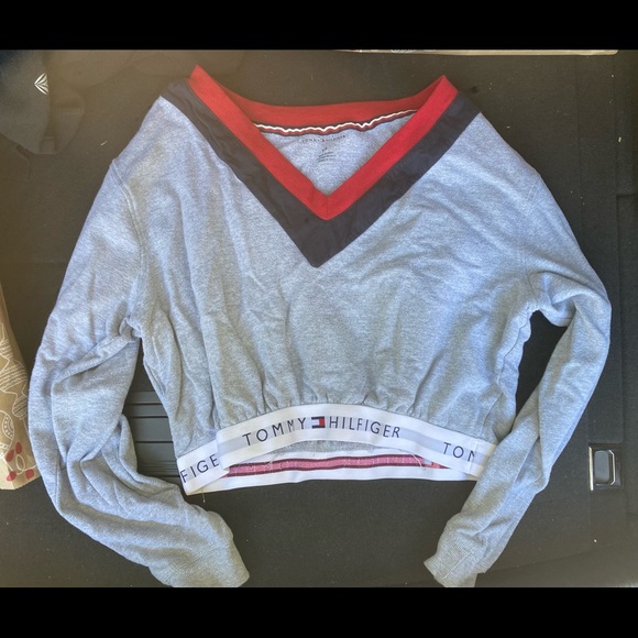 Tommy Hilfiger Sweaters - TOMMY HILFIGER CROPPED SWEATER
